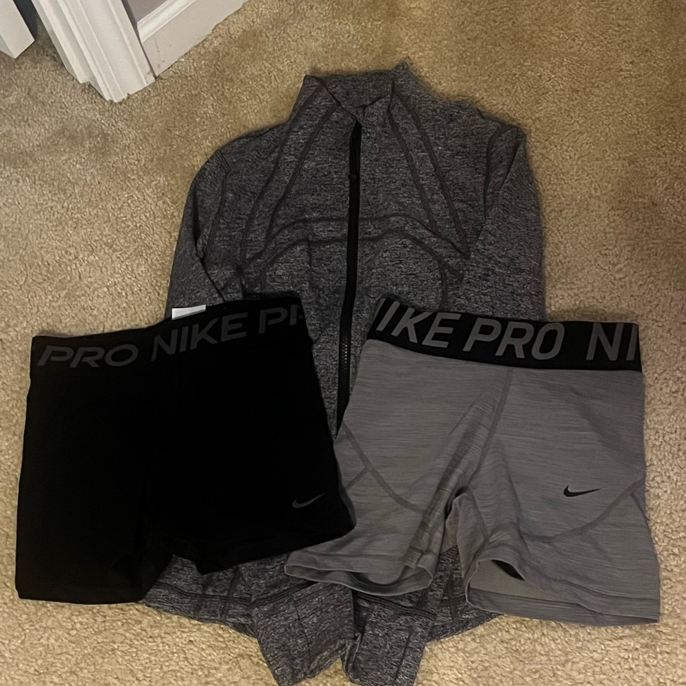 Nike pros and Lululemon align jacket